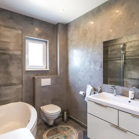 Hébergement de vacances Six-bedroom In Glavina Donja *