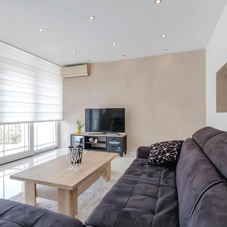 Hébergement de vacances Six-bedroom In Glavina Donja *