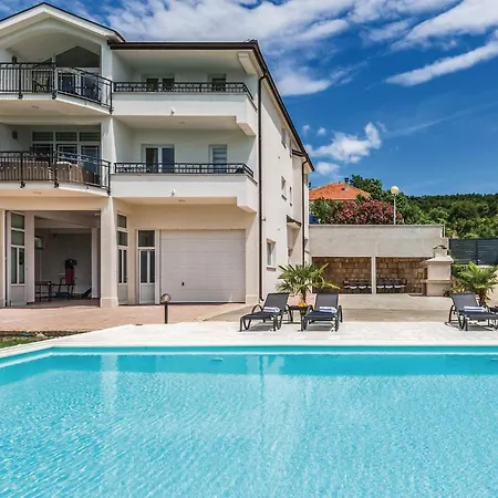 Hébergement de vacances Six-bedroom In Glavina Donja *