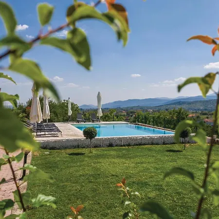 Hébergement de vacances Six-bedroom In Glavina Donja *